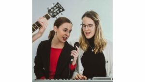 jovana toškov tamara laković HUMANITARNO SELO